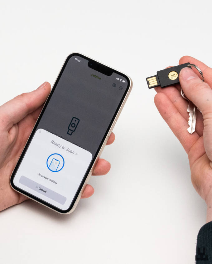 Yubikey 5 NFC works with iOS and Android